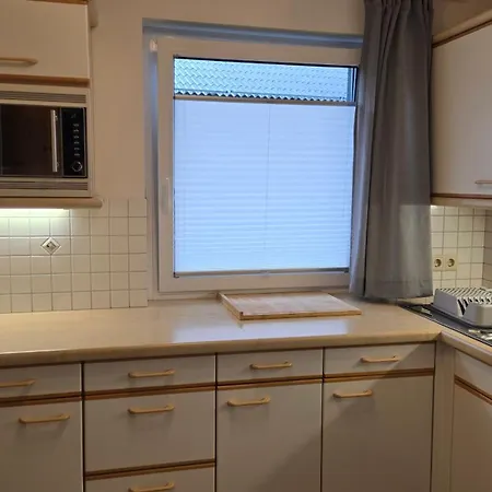 2 By The * Τσελ αμ Ζέε